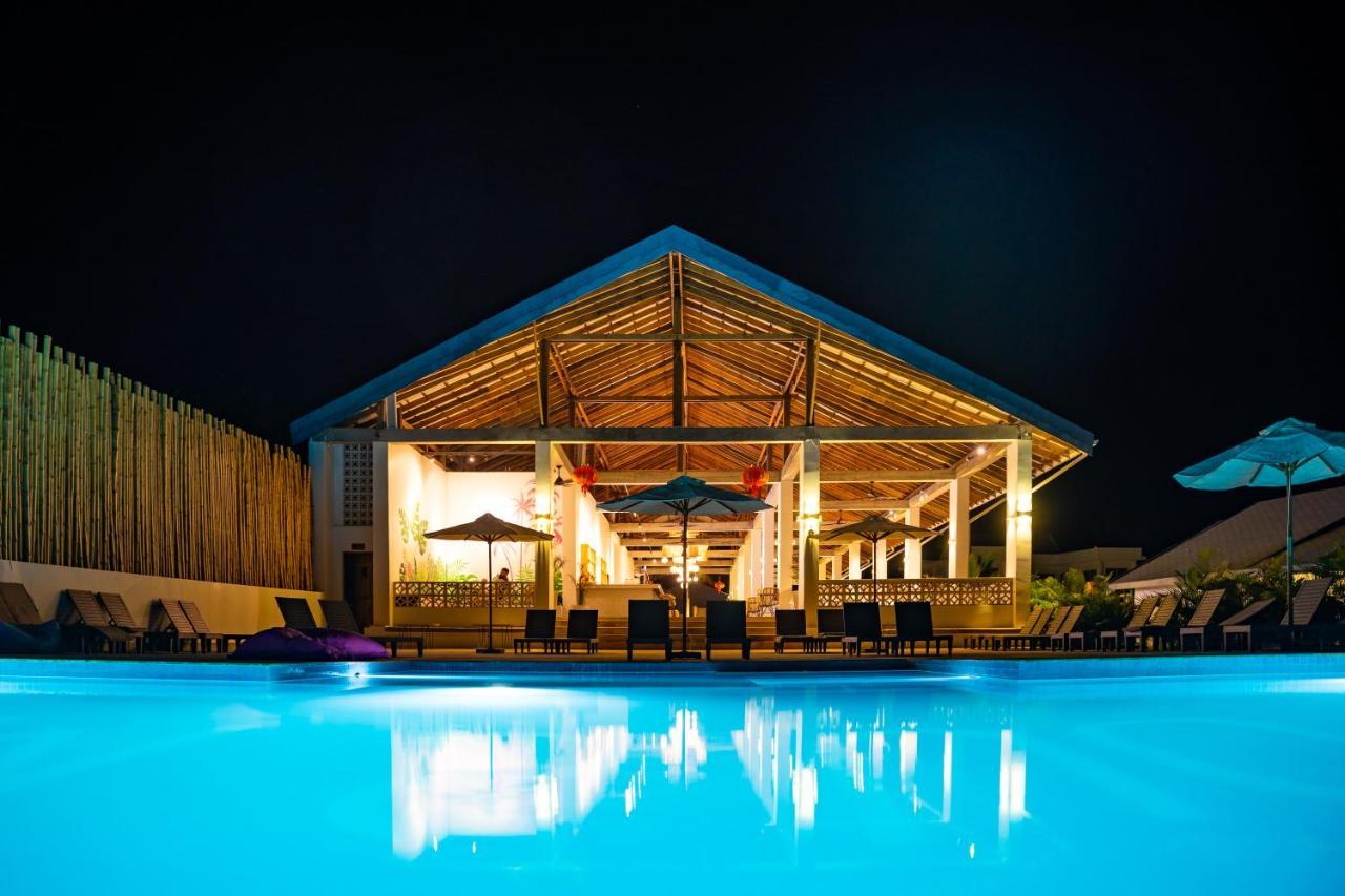You&Me Resort Pagoda Beach Екстер'єр фото