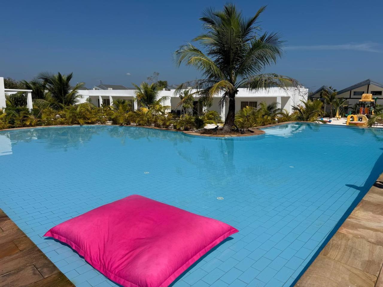 You&Me Resort Pagoda Beach Екстер'єр фото