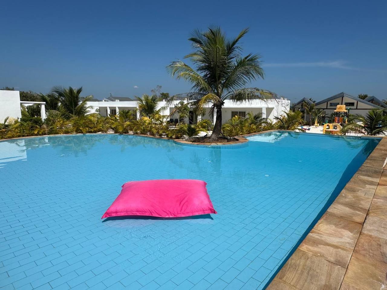 You&Me Resort Pagoda Beach Екстер'єр фото